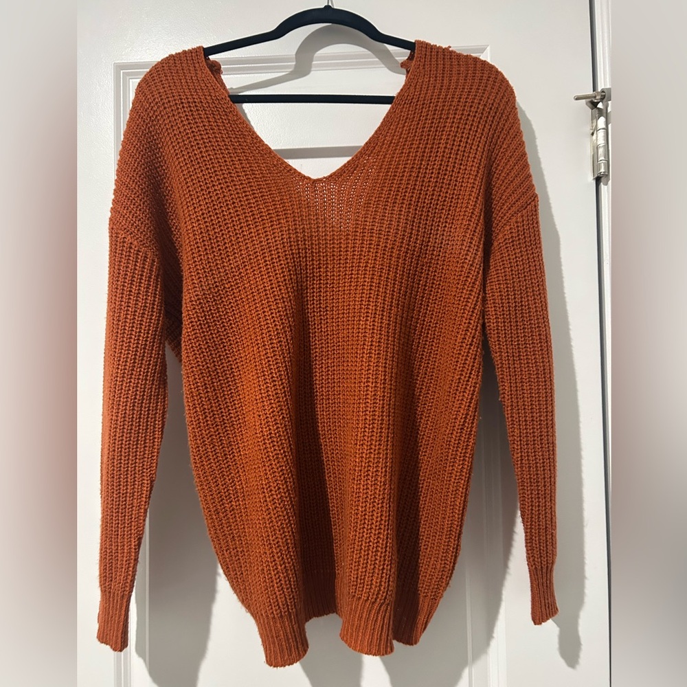 Fall Sweater with Knotted Back Style